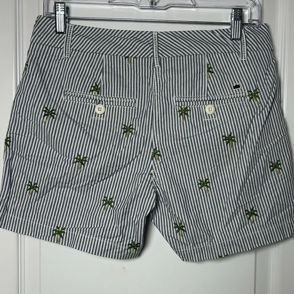 crown & ivy shorts are